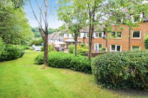 COMMUNAL GARDENS- click for photo gallery